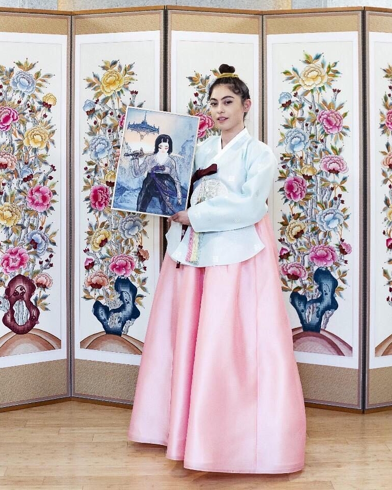 10 Potret Rosa Salazar, pemeran utama di film Alita: Battle Angel