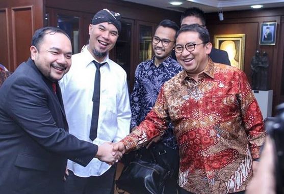 8 Puisi kontroversial Fadli Zon, kerap sindir Jokowi