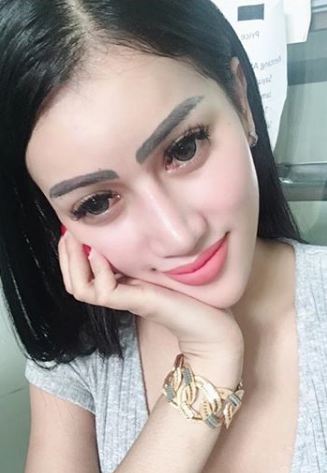 4 Kesibukan Reva Alexa, model hingga konsultan kecantikan