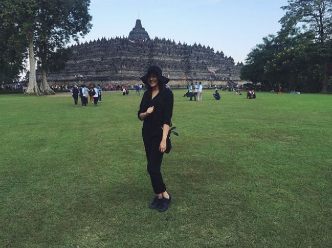 Jadi anak miliader, 8 gaya liburan Putri Tanjung ini simpel