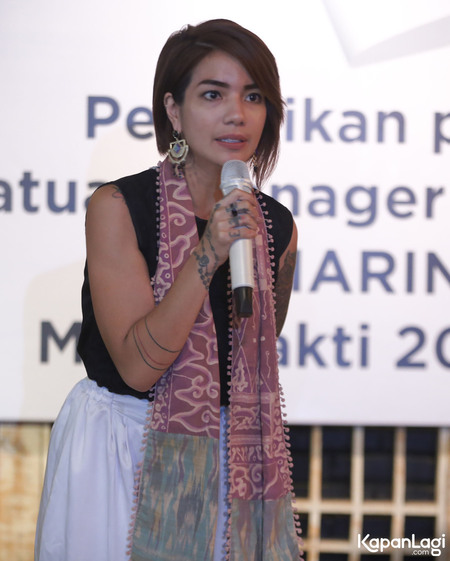 9 Seleb cantik dengan koleksi tato di pergelangan tangan