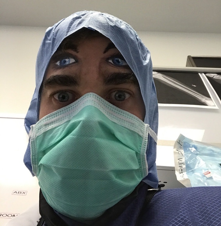 10 Kelakuan unik pekerja medis, bikin geleng kepala