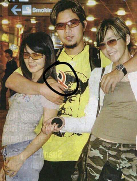 6 Kaus nyeleneh Ahmad Dhani, terbaru dipakai saat sidang