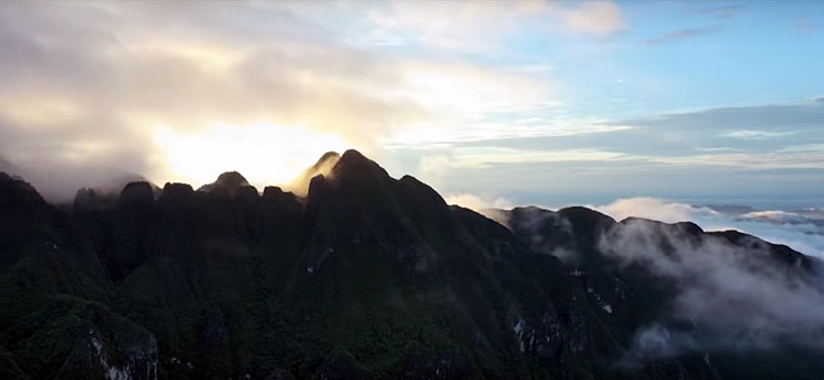 7 Fakta syuting web series Tepian Kelana, pemain dikencingi monyet