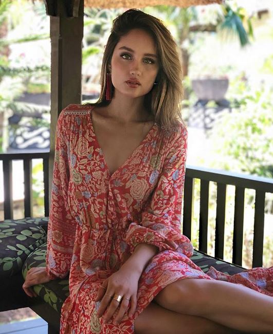 6 Potret Cinta Laura berbaju mirip daster, tetap cantik menggoda