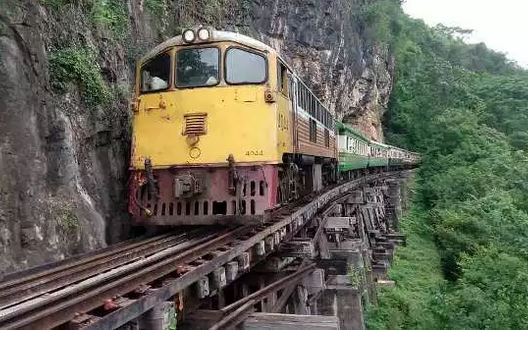 15 Jalur kereta api berbahaya di dunia, 5 ada di Indonesia
