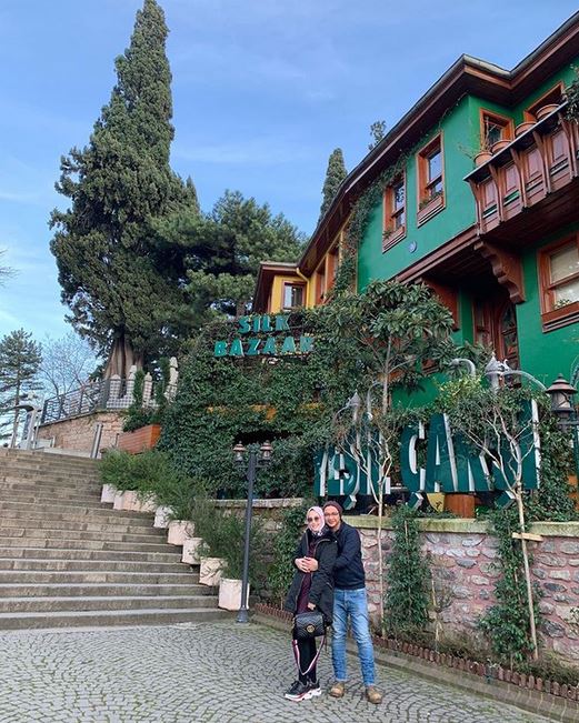 10 Momen Pasha Ungu liburan di Turki sama istri, sekalian umrah