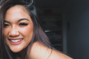 4 Gaya seksi Marion Jola saat manggung, ada yang tuai kritikan