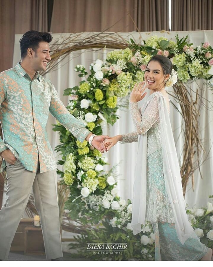 10 Momen romantis pertunangan Irish Bella & Ammar Zoni, bikin haru