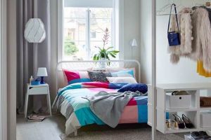 9 Ide desain kamar tidur mungil, ruang kecil jadi terasa mewah