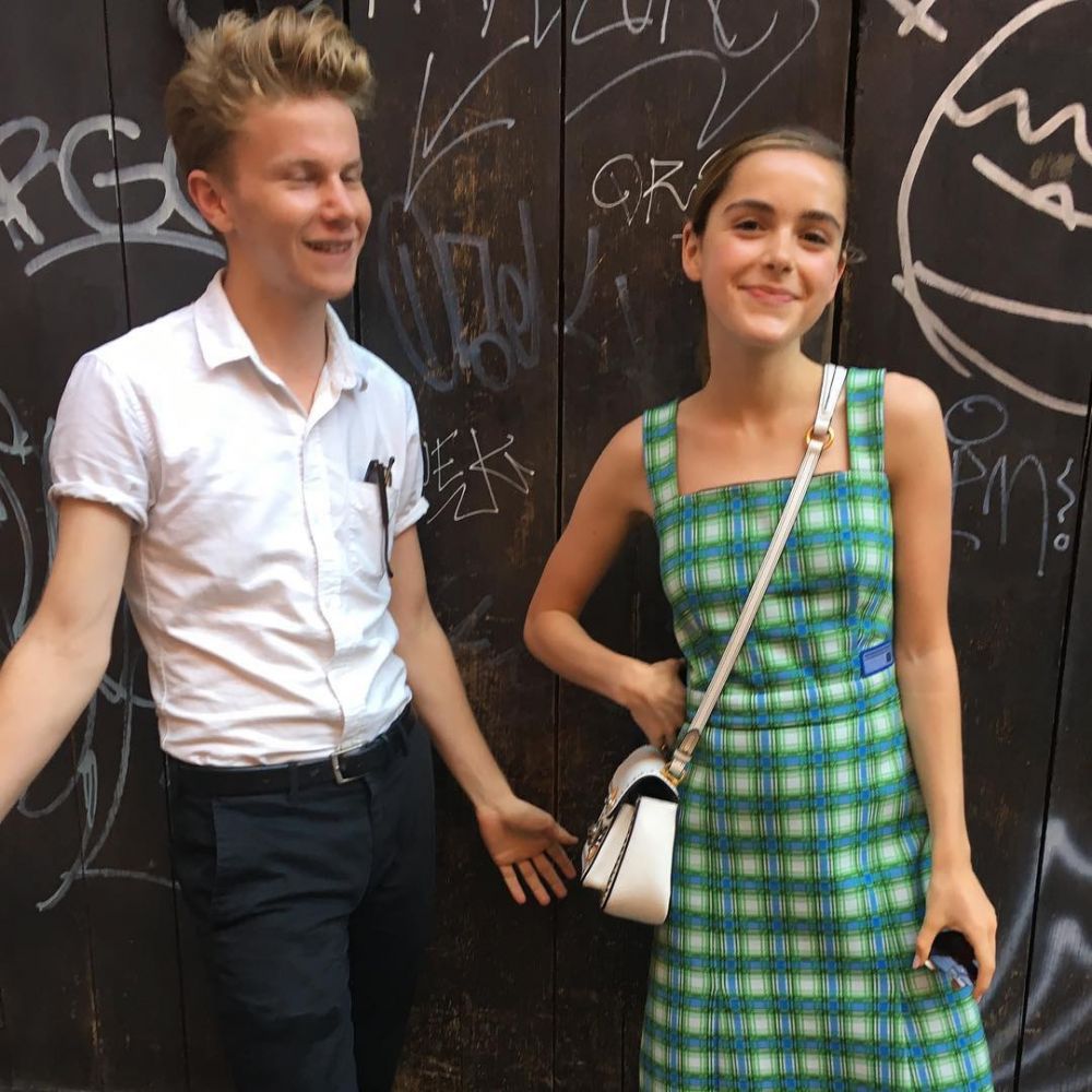10 Potret Kiernan Shipka, cewek yang disebut mirip Emma Watson