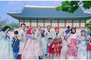 7 Potret kompak Gen Halilintar dalam pilih busana, berbaju Korea