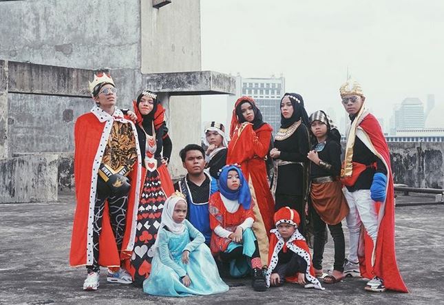 7 Potret kompak Gen Halilintar dalam pilih busana, berbaju Korea