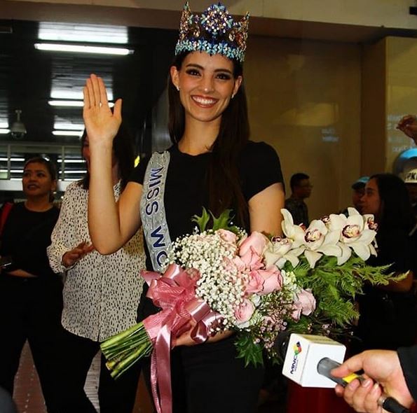 5 Potret Miss World 2018 kunjungi Indonesia, cantik & ramah