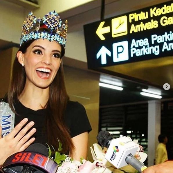 5 Potret Miss World 2018 kunjungi Indonesia, cantik & ramah