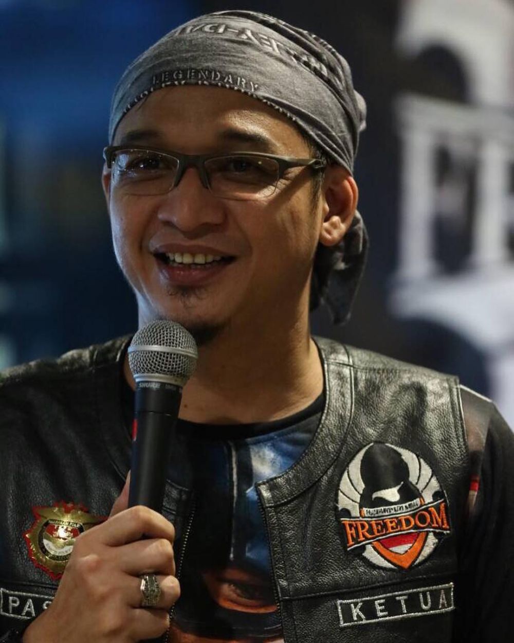 4 Seleb cowok ini pernah tersebar foto mesranya sama cewek