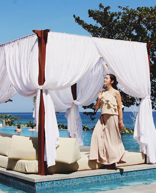 10 Potret Ranty Maria pamer bahu ini bikin deg-deg ser