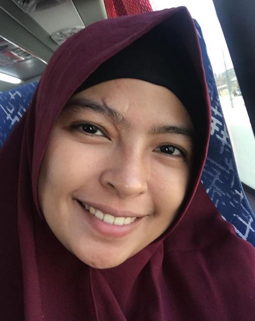 8 Pesona Tantri Kotak tanpa makeup, cantiknya nggak luntur