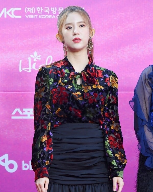 10 Potret Daisy Momoland, cewek yang dikabarkan dekat Yunhyeong iKON