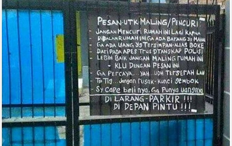 12 Pesan lucu di depan pintu rumah ini bikin tepuk jidat