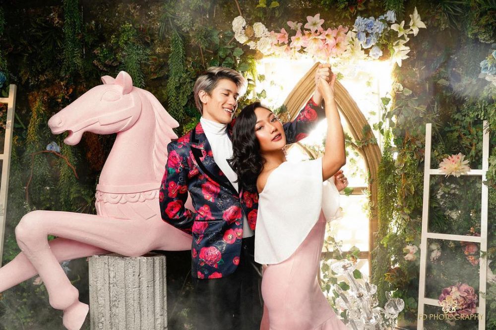 10 Gaya mesra Marion Jola & Julian saat pemotretan, bak prewedding