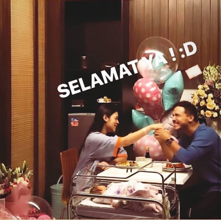 Ini momen dinner romantis Hamish, Raisa & bayinya di rumah sakit