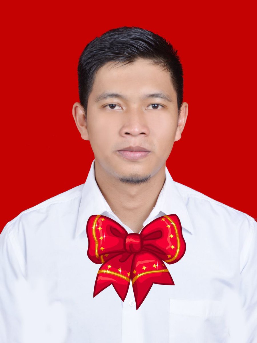 11 Foto editan cowok minta ditambahin dasi merah ini kocak abis