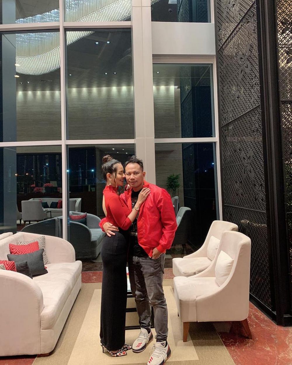 Beda kisah cinta Vicky Prasetyo & Angel Lelga setelah bercerai