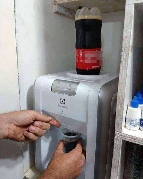 9 Ide kreatif pakai dispenser ini bikin ngakak sampai haus