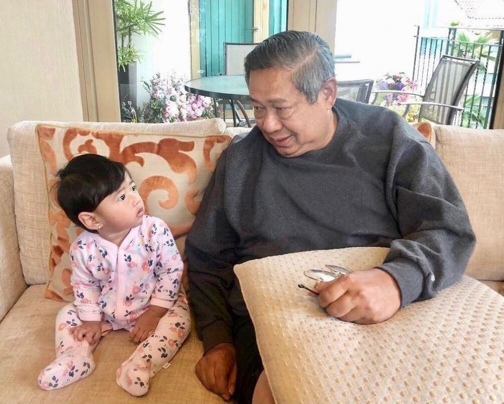 Momen SBY dan cucu jaga Ani Yudhoyono, penuh kehangatan