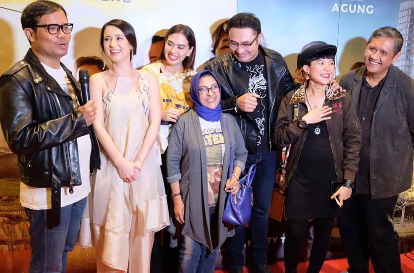 Hamil anak pertama, ini 10 potret Poppy Sovia pamer baby bump