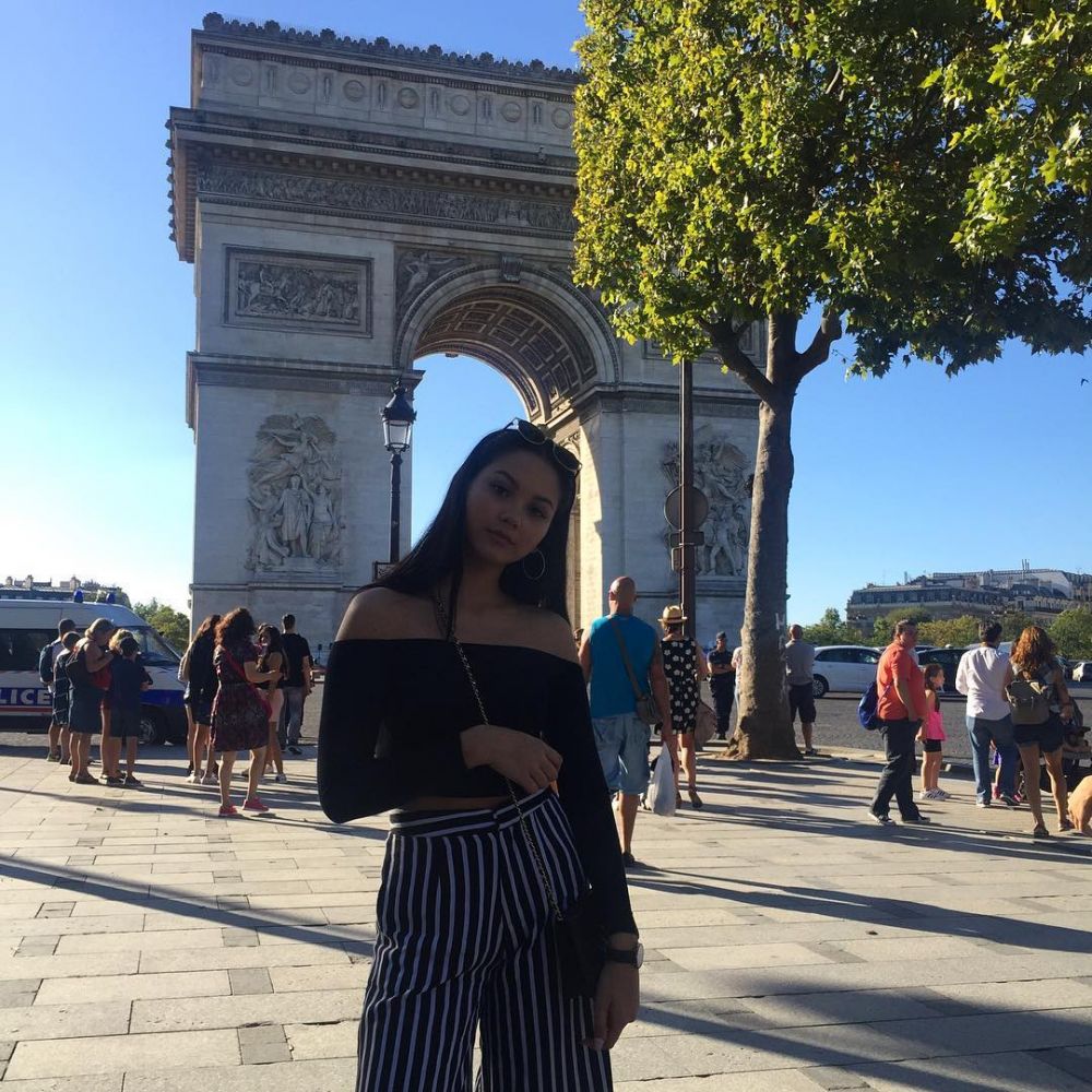 10 Potret Alyssa Daguise pamer pundak ini bikin gagal fokus