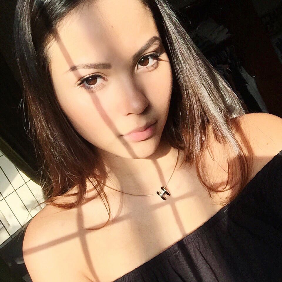 10 Potret Alyssa Daguise pamer pundak ini bikin gagal fokus