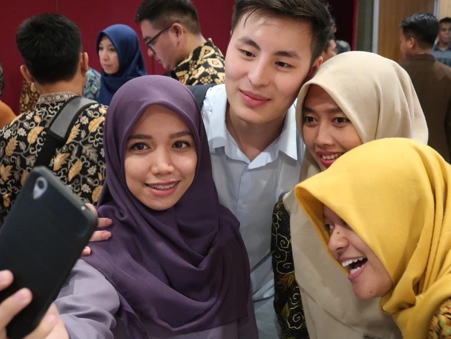 7 Potret Davin Kirana, caleg anak bos Lion Air mirip seleb Korea