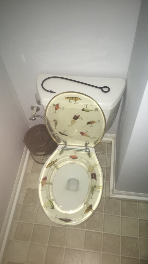 12 Kloset duduk ini diberi sentuhan seni, hasilnya keren abis