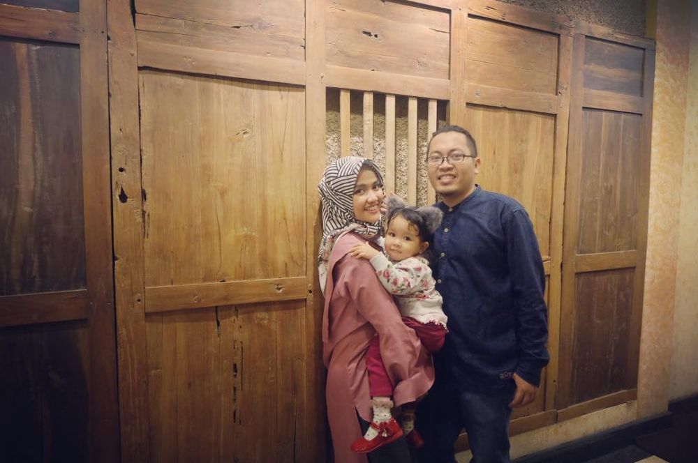 10 Potret kebersamaan CEO Bukalapak & istrinya, romantis abis