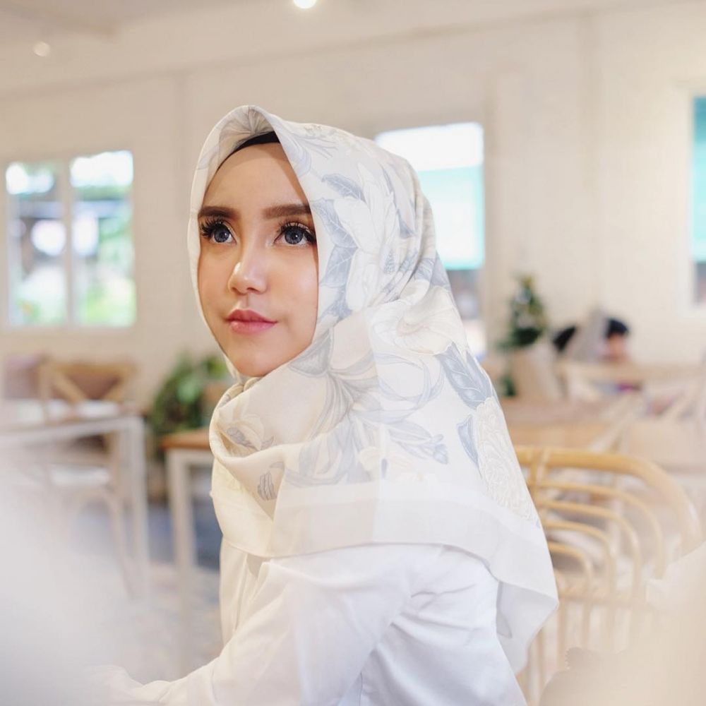 10 Transformasi Salmafina, dari tertutup hingga lepas hijab