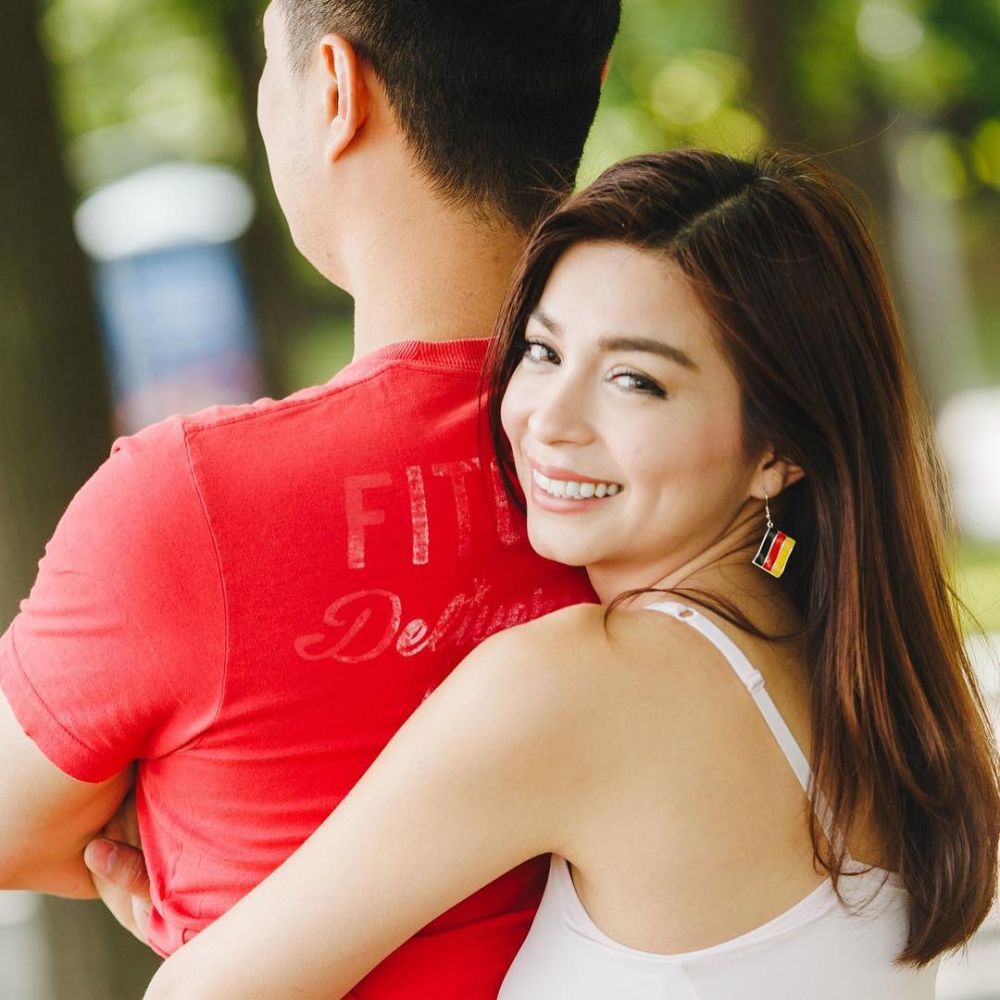 10 Momen romantis Sandra Olga & suami, diam-diam sudah menikah