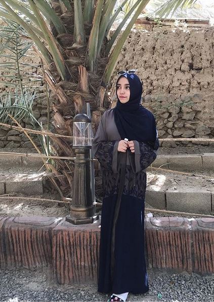 8 Foto Salmafina pakai gamis sebelum lepas hijab, pernah bercadar