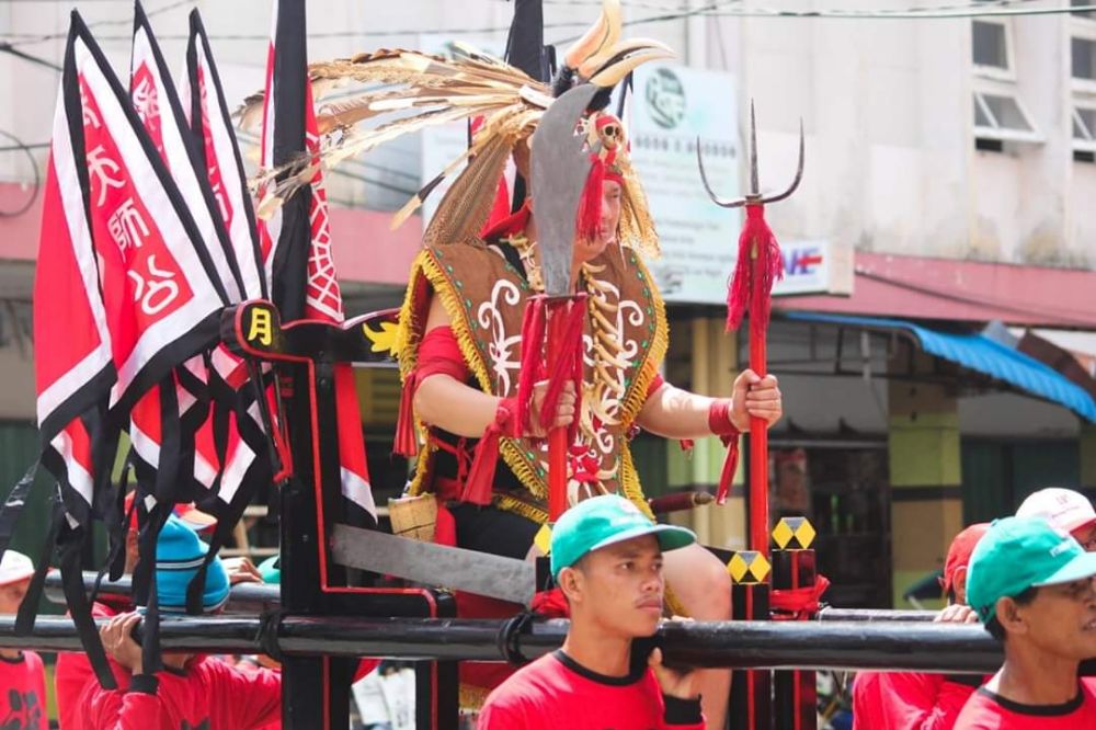 Kemeriahan Festival Cap Go Meh Singkawang, banyak aksi ekstrem