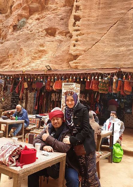 9 Momen mesra Bebi Silvana dan Opick liburan setelah menikah