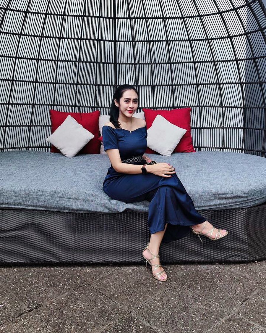 10 Gaya Vernita Syabilla disebut dekat dengan Richie Five Minutes