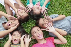 Seberapa bahagia sih masa kecilmu? Yuk cek di sini