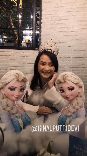 8 Momen keseruan bridal shower Kinal eks JKT48, acaranya di mal