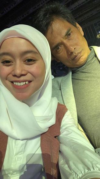 10 Pesona Lesty Kejora yang mantap berhijab, cantiknya natural