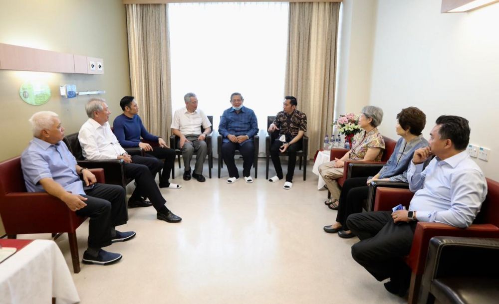 7 Tokoh ini jenguk Ani Yudhoyono, ada PM Singapura