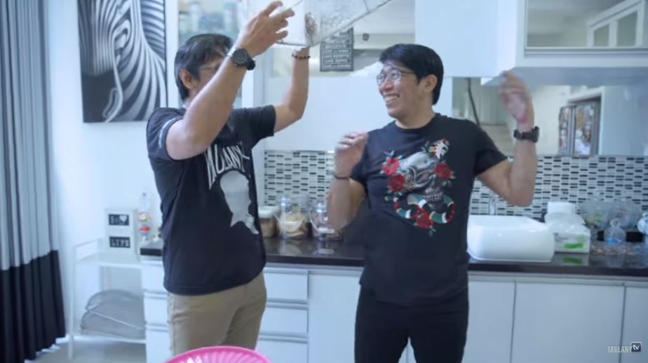 8 Penampakan rumah Parto Patrio, ada ruang khusus senapan