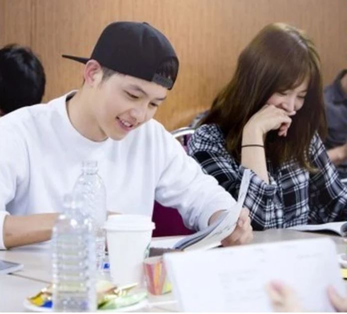 Dirumorkan bercerai, ini perjalanan cinta Song Hye-kyo & Song Joong-ki