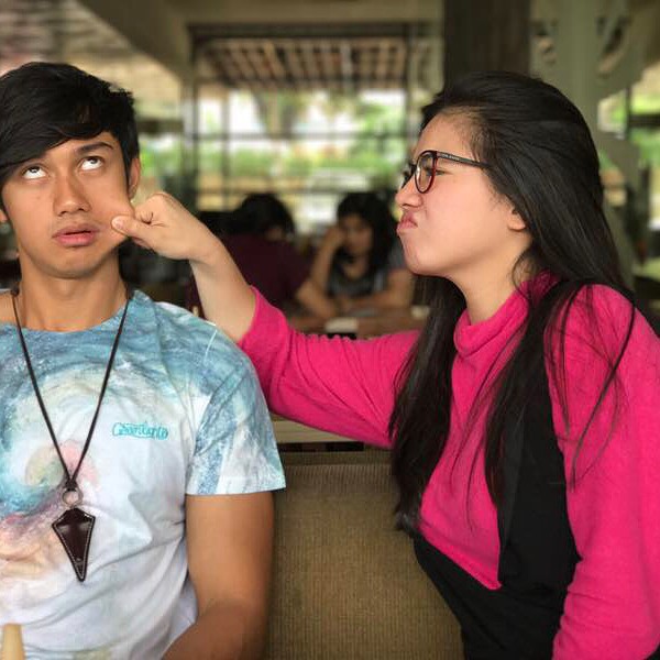 10 Pose kocak Caesar Hito & Felicya, jadi gagal romantis deh