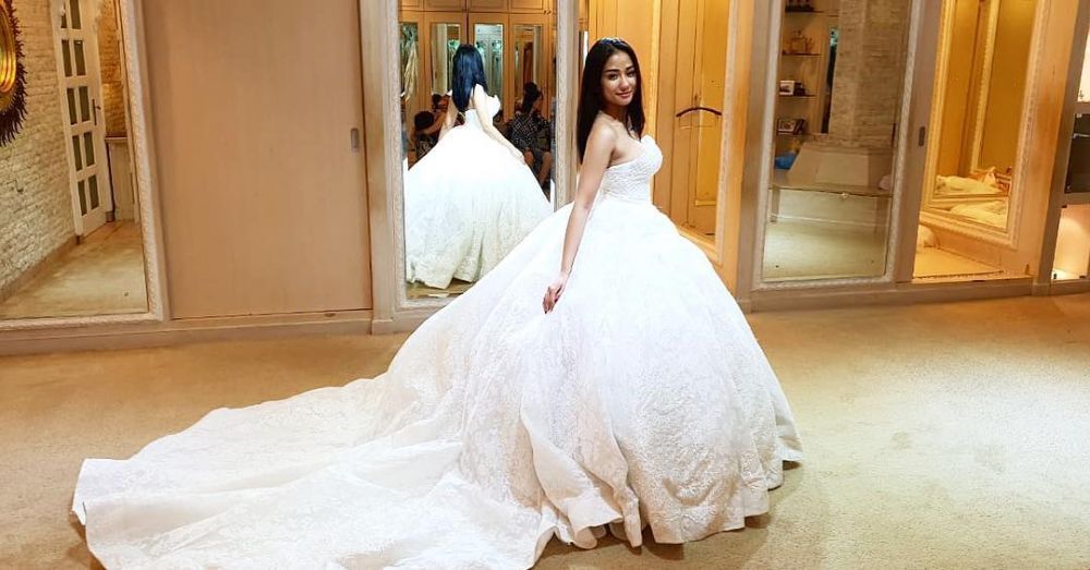 8 Pesona Bella Luna saat pakai gaun mewah, bak putri kerajaan